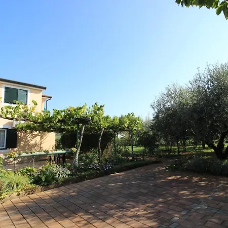 Apartment Alma A2 *